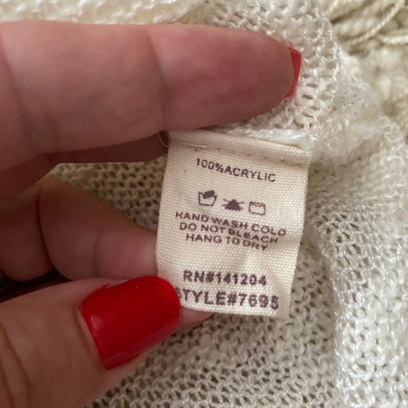 Kem & Thread sweater Semi- sheer Star print - Picture 6 of 12